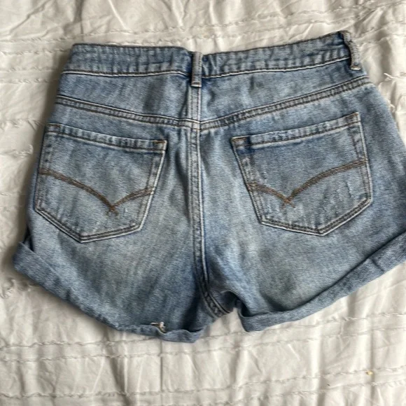 ⭐️ Bullhead High Rise Short with Rips - Picture 2 of 4